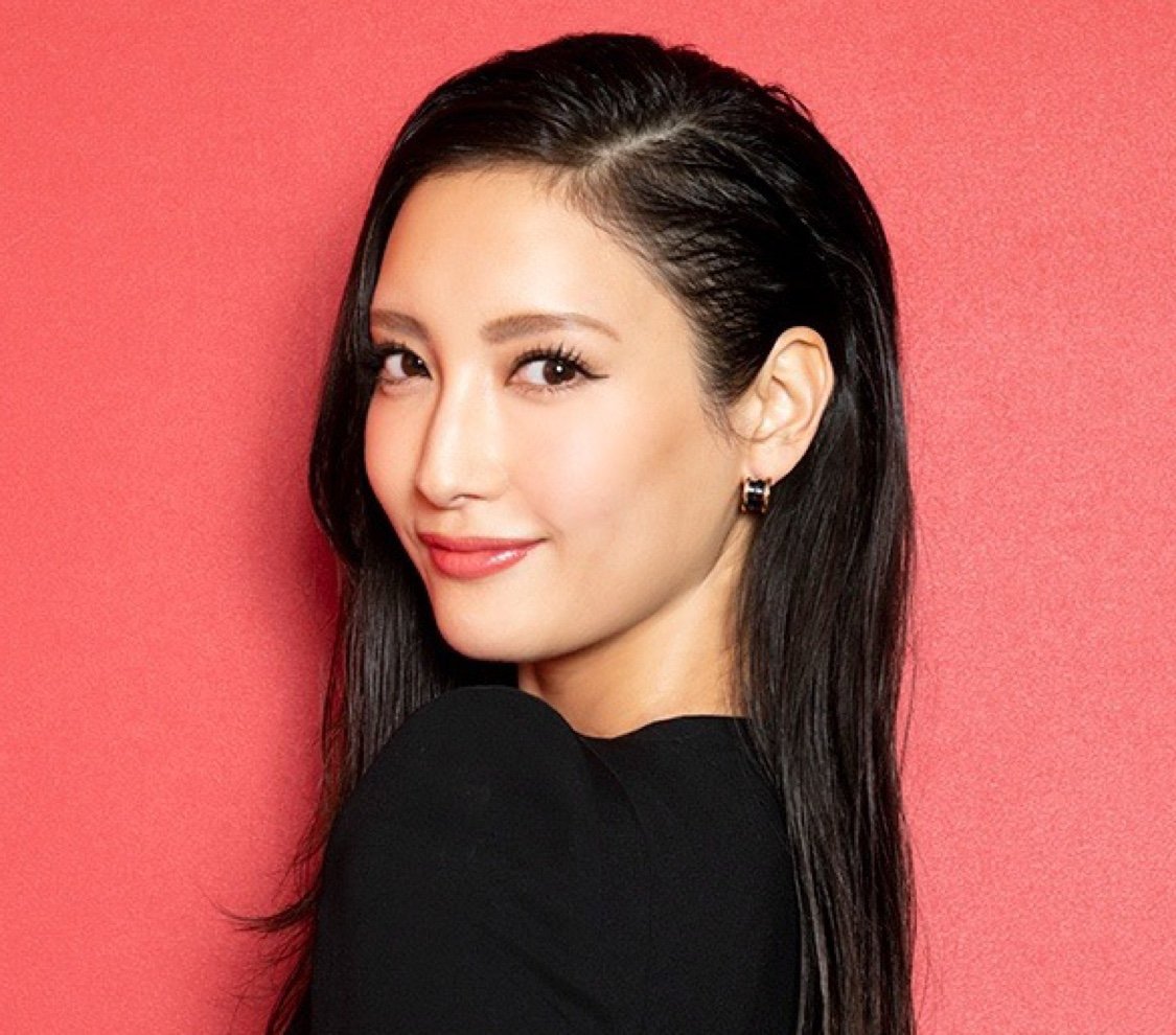 菜々緒の身長と体重と股下はいくらか 身長差から身長のサバ読み説を比較検証 芸能人情報おまとめ com 菜々緒の身長と体重と股下はいくらか 身長差から身長のサバ読み説を比較検証 芸能人情報おまとめ com